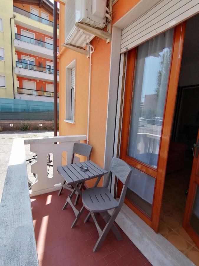 Bilocale Kenya Apartment Каорле Екстериор снимка